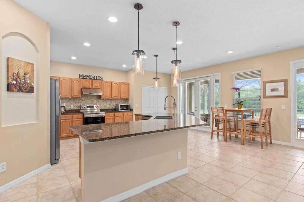 Lakeview W/8 Bedroom 5 Kingsuite 3 Miles To Disney Kissimmee Eksteriør bilde
