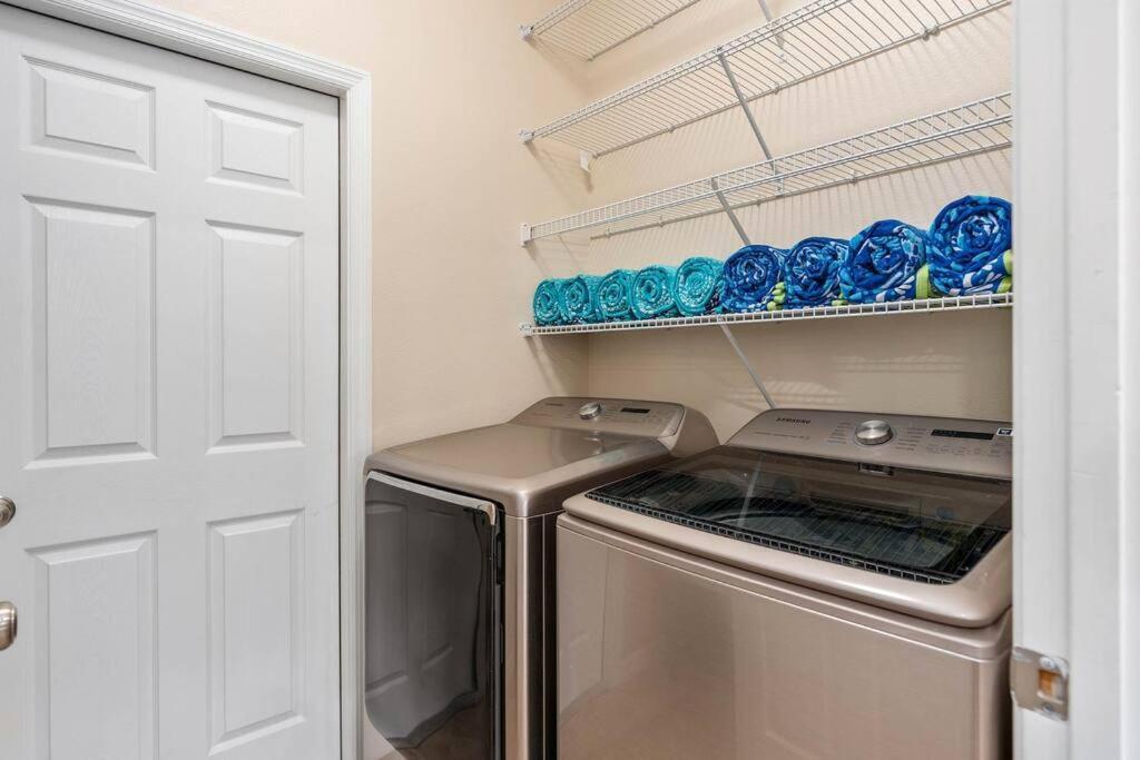 Lakeview W/8 Bedroom 5 Kingsuite 3 Miles To Disney Kissimmee Eksteriør bilde